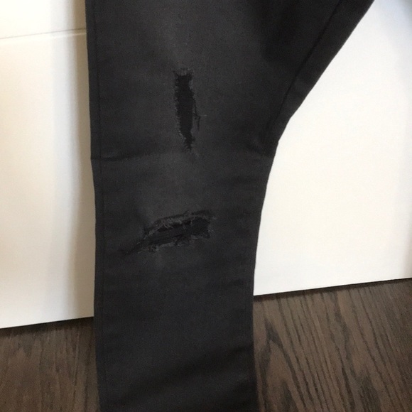 Women’s Skinny Jeans - Picture 4 of 7